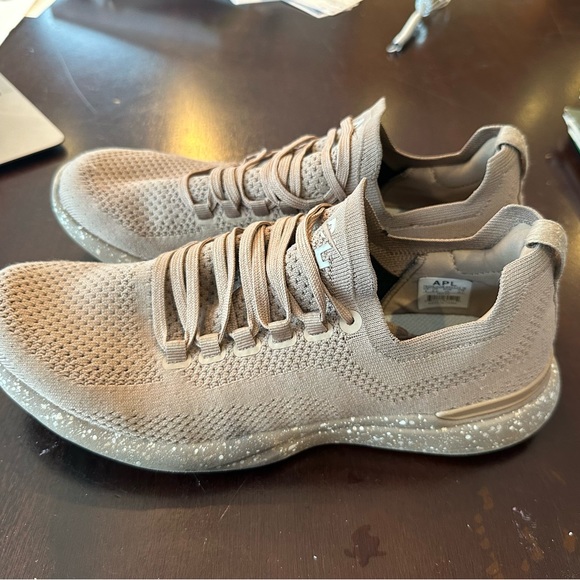 APL Techloom Breeze Women’s sneaker is almond speckle - Picture 5 of 14